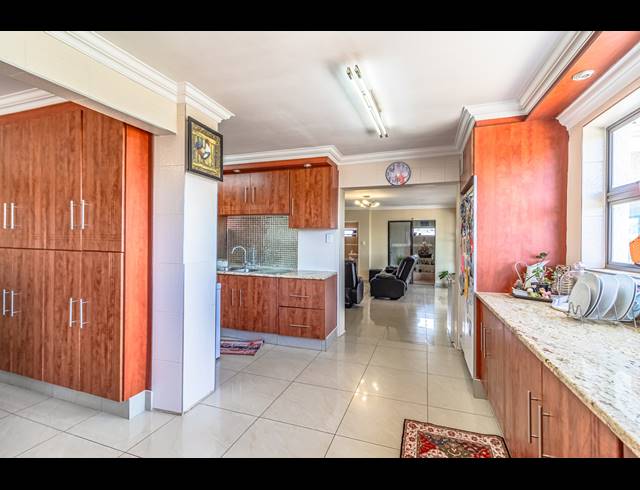 4 BEDROOM HOUSE FOR SALE IN OAKDENE
